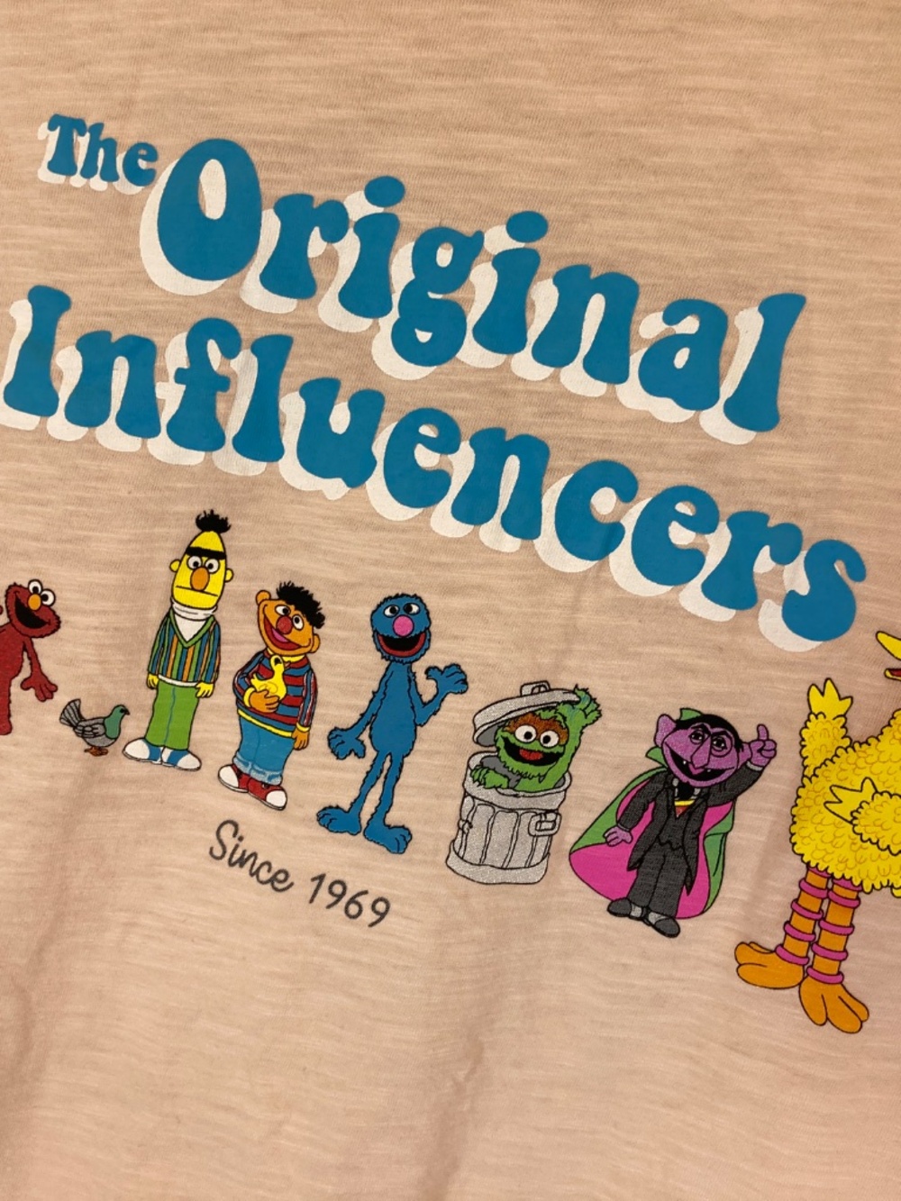 Sesame Street Original Influencers Shirt Sz L Juniors Short Sleeve Peach - Picture 3 of 12